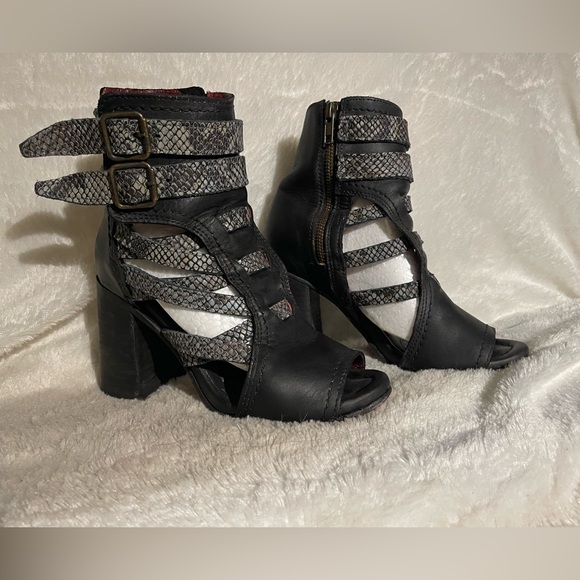 Freebird by Steven Shoes - Freebird by Steven: Tiara